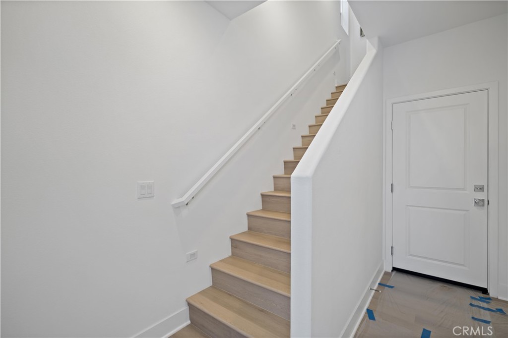 Flora - Residential Lease