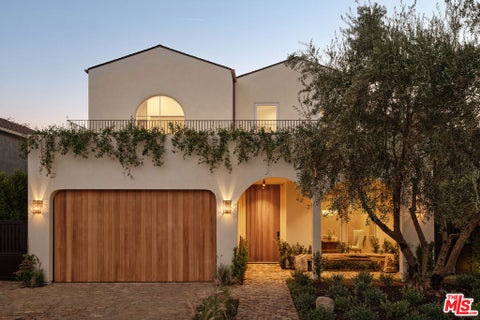 Photo of 411 N Bowling Green Way, Los Angeles, CA 90049 (MLS # 26986841)