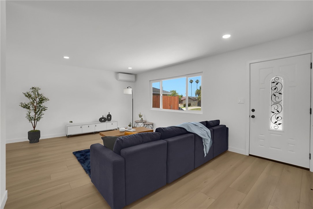 1152 W Tudor Street