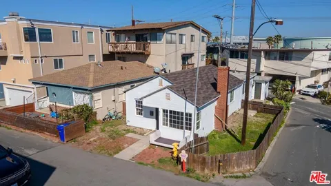 477 36th Street, Manhattan Beach, CA 90266 - MLS#: 25529201