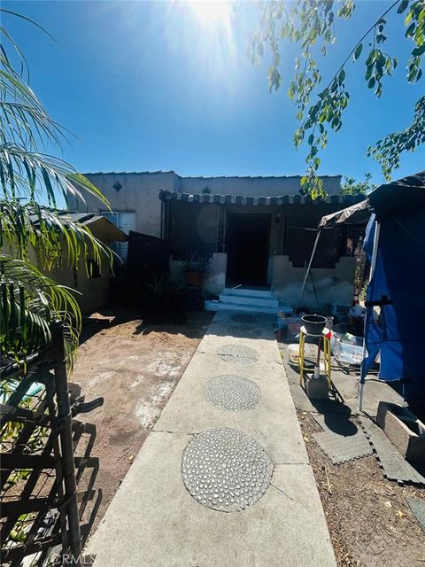 Photo of 3312 Hyde Park Boulevard, Los Angeles, CA 90043 (MLS # DW25275190)