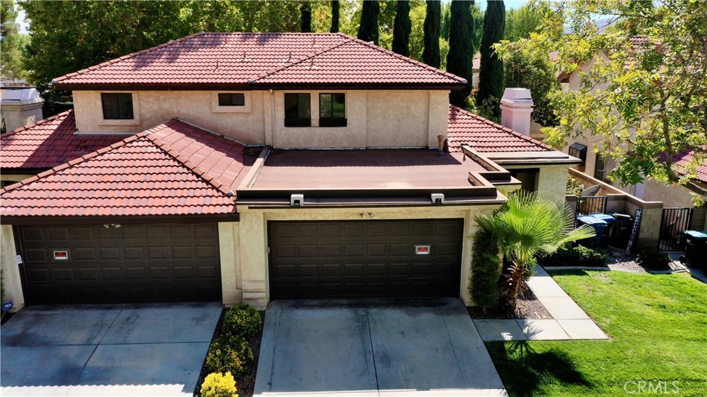 Immaculate move-in ready two-bedroom, two-bath, two-story home on a quiet cul-de-sac in Lancaster. Features 1,314 sq. ft. of living space, new carpet, and a bright open floor plan. The kitchen includes newer appliances: microwave , gas range. Conveniently located across from the community HOA pool and close to college, shopping, dining, and services. A beautifully maintained property in a desirable neighborhood.