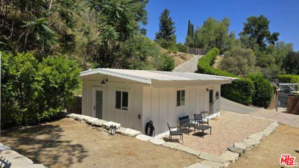 3 Ambar Drive