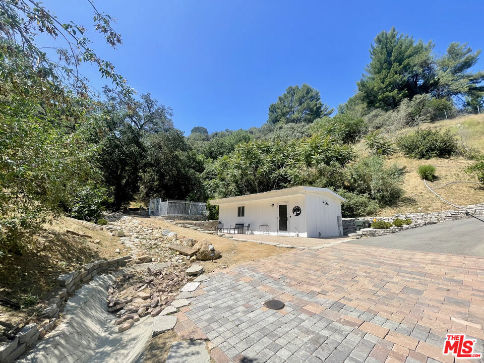 3 Ambar Drive