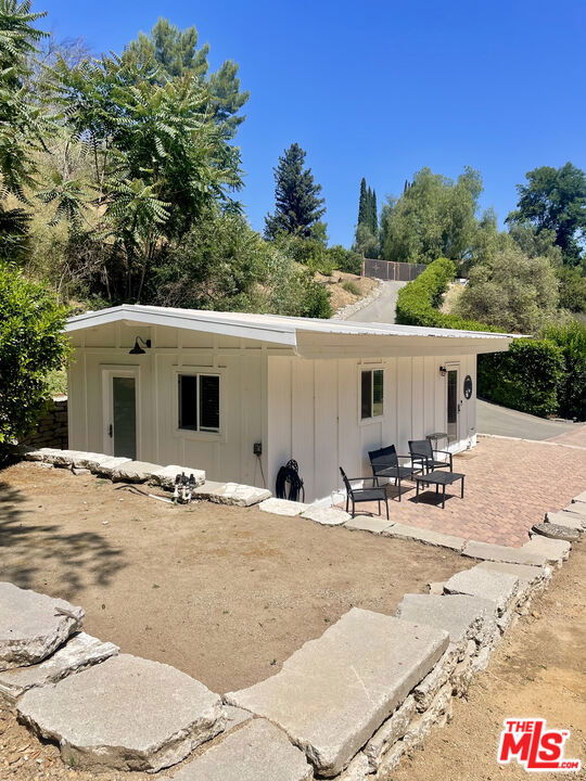 3 Ambar Drive