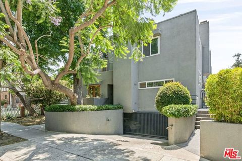Photo of 2408 34th Street #4, Santa Monica, CA 90405 (MLS # 26636407)