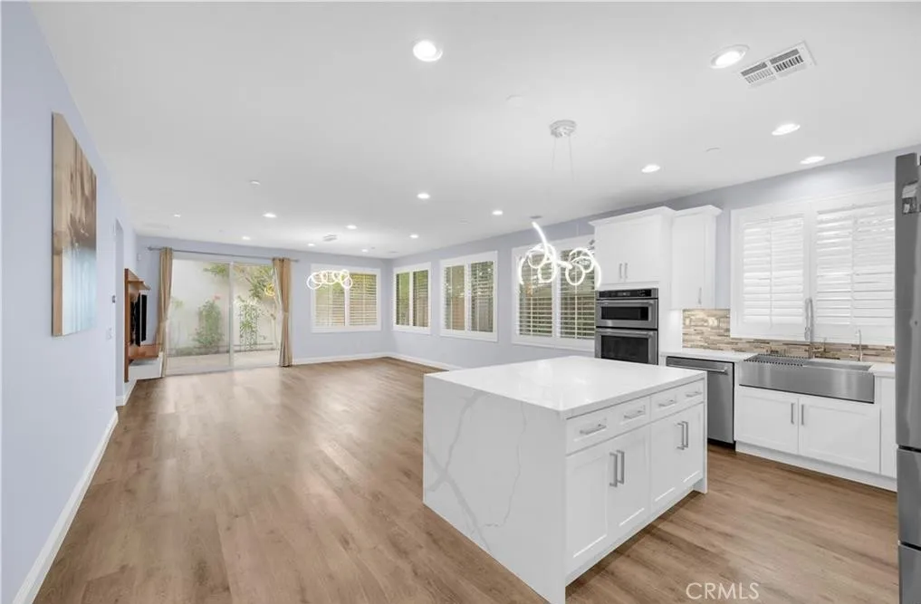 Irvine, California 92618, United States, 4 Bedrooms Bedrooms, ,3 BathroomsBathrooms,Residential,Active,224512