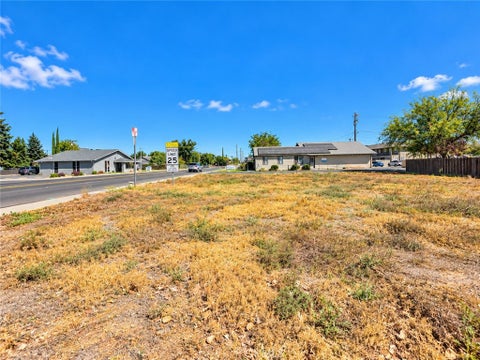 Photo of 844 W Wood Street, Willows, CA 95988 (MLS # SN26211464)