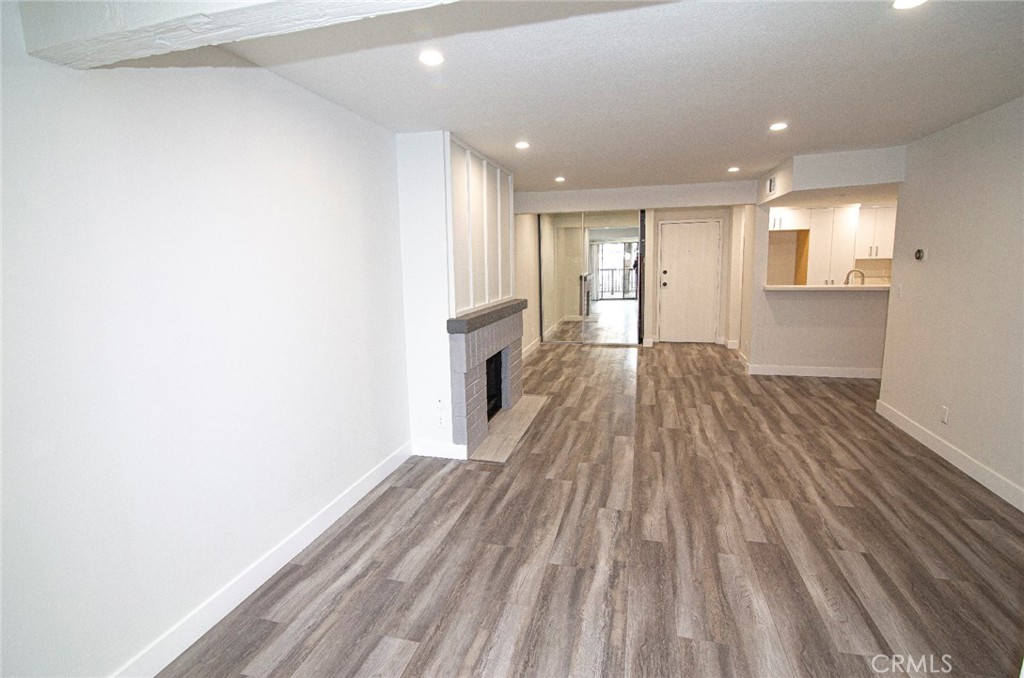 6275 Canoga Avenue 73