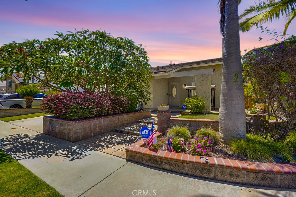 13418 Palm Place