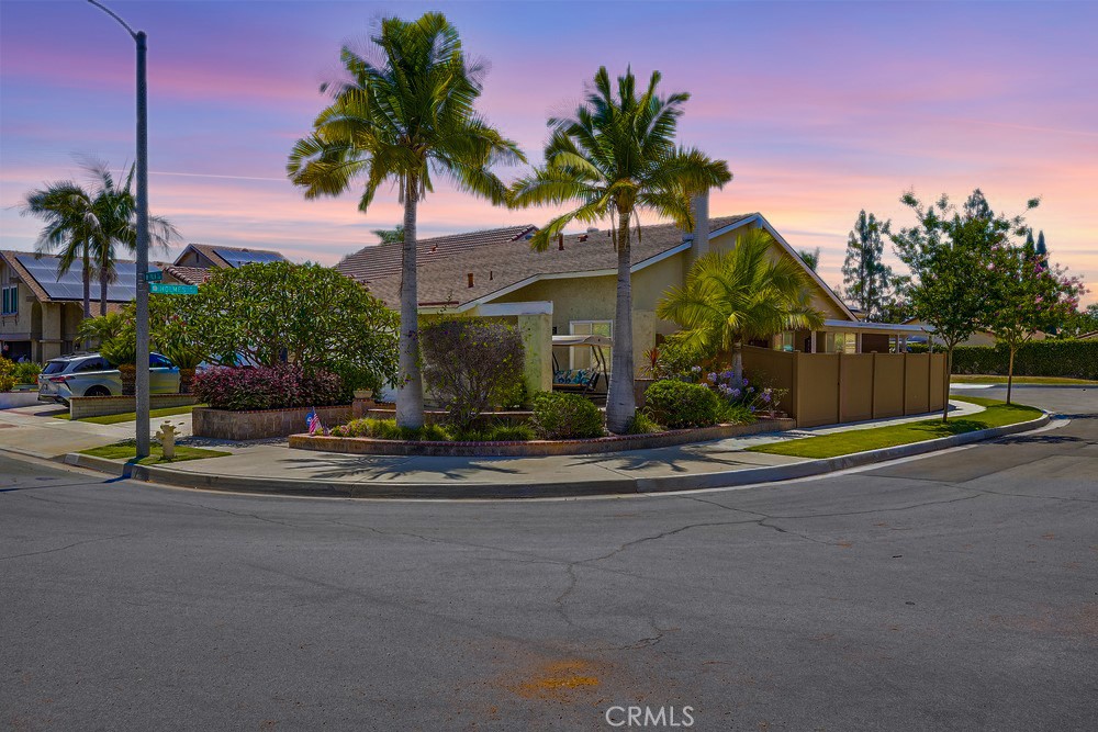 13418 Palm Place