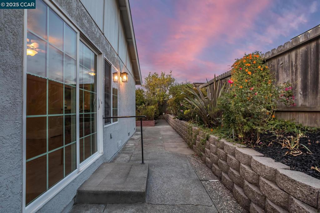 THE TREES - Residential