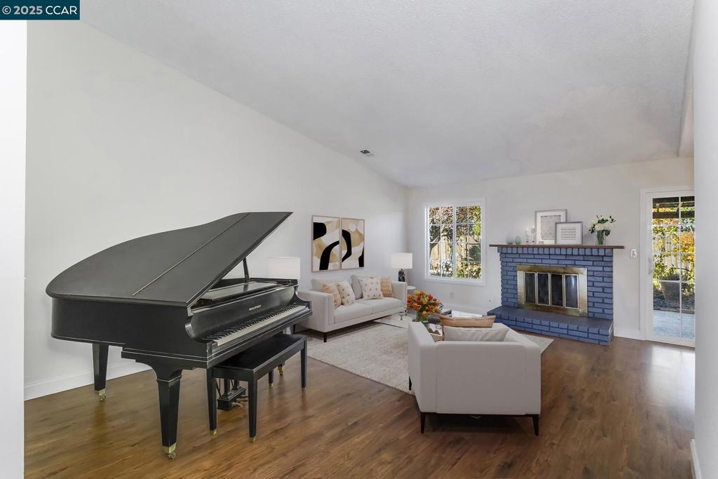 THE TREES - Residential