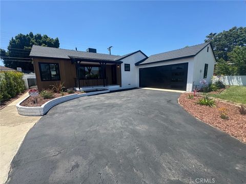 Photo of 9753 Mercedes Avenue, Arleta, CA 91331 (MLS # SR26088478)