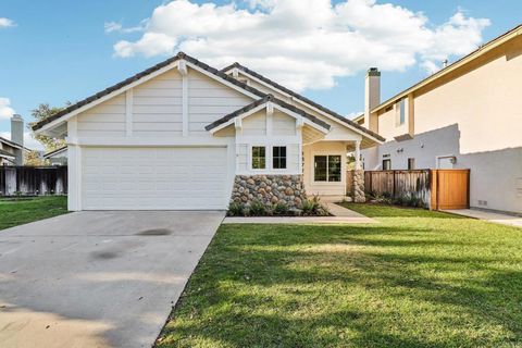 Photo of 13722 Stoney Gate Place, San Diego, CA 92128 (MLS # PTP2508207) Photo of 13722 Stoney Gate Place, San Diego, CA 92128 (MLS # PTP2508207)