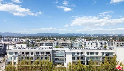 Photo of 4140 Glencoe Avenue #407, Marina Del Rey, CA 90292 (MLS # 26828549)