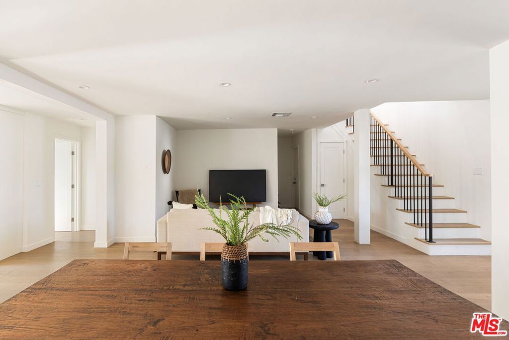 Photo of 8841 Croydon Avenue, Los Angeles, CA 90045 (MLS # 26733981)