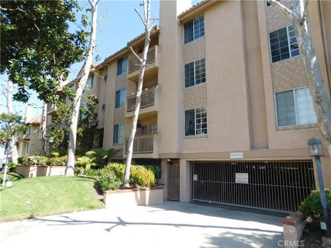 Photo of 1616 S Barrington Avenue #204, Los Angeles, CA 90025 (MLS # OC26172779)