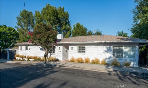Photo of 3610 Scadlock Lane, Sherman Oaks, CA 91403 (MLS # SR25249205)
