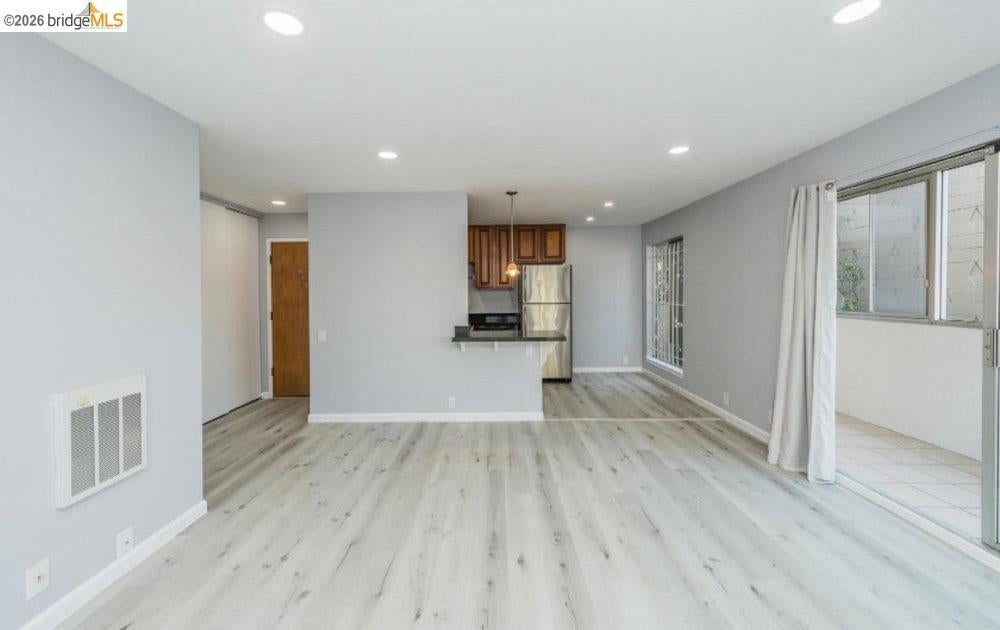 4099 Howe St 102
