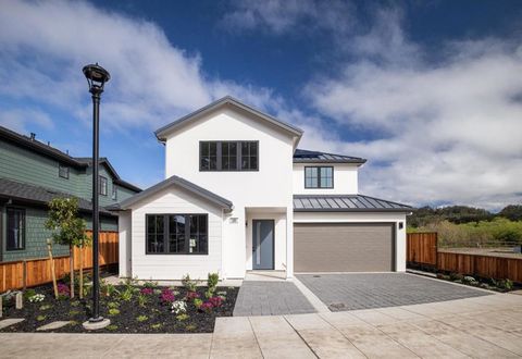 Photo of 535 Creekside Court #LOT 3, Half Moon Bay, CA 94019 (MLS # ML82036629)