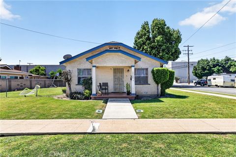 Photo of 10300 Monterey Street St, Bellflower, CA 90706 (MLS # RS26081022)