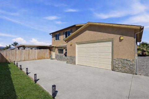 Photo of 9676 Cypress Vale Dr Dr, Lakeside, CA 92040 (MLS # 260005881SD)