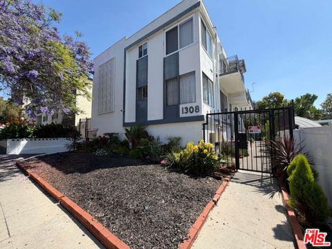 Photo of 1308 Poinsettia Place Pl #8, Los Angeles, CA 90046 (MLS # 26805189)