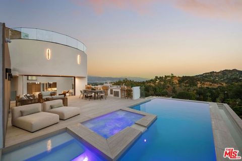 Photo of 3596 Woodhill Canyon Road, Studio City, CA 91604 (MLS # 25620877)