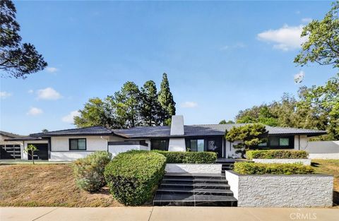 Photo of 20001 Hiawatha Street, Chatsworth, CA 91311 (MLS # GD26146055)