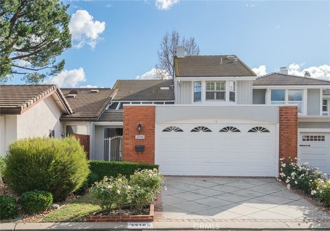 Photo of 32106 Harborview Lane, Westlake Village, CA 91361 (MLS # SR26055447)