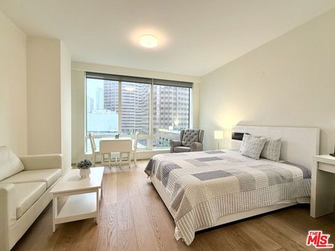 Photo of 877 Francisco Street #617, Los Angeles, CA 90017 (MLS # 26632999)