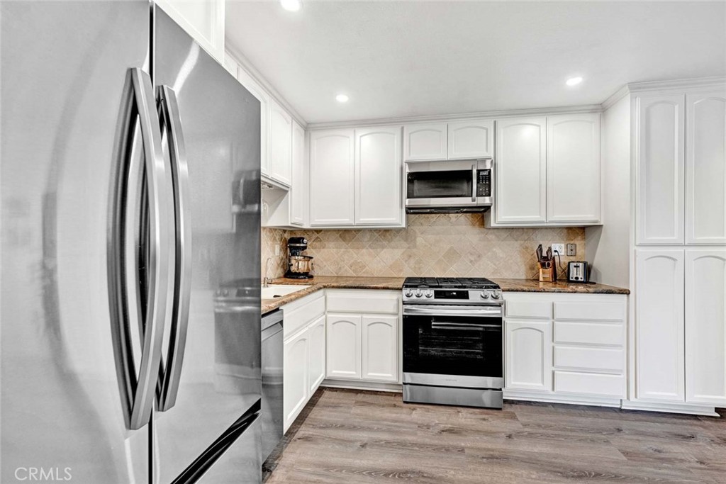 215 E Taft Avenue 4
