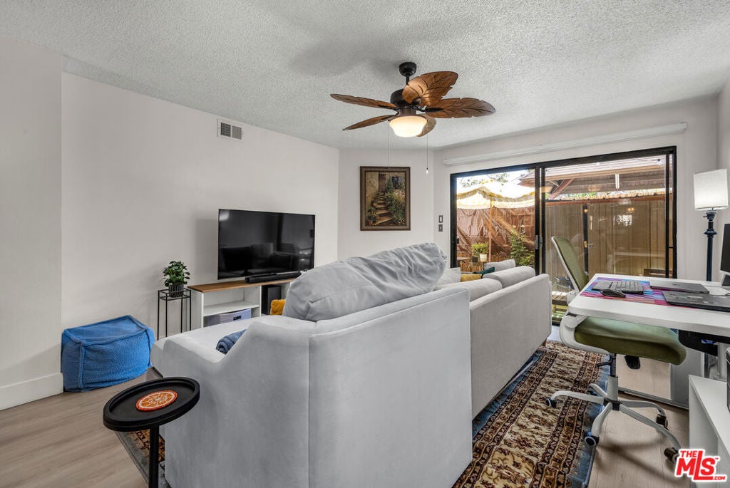 620 W Hyde Park Boulevard 111