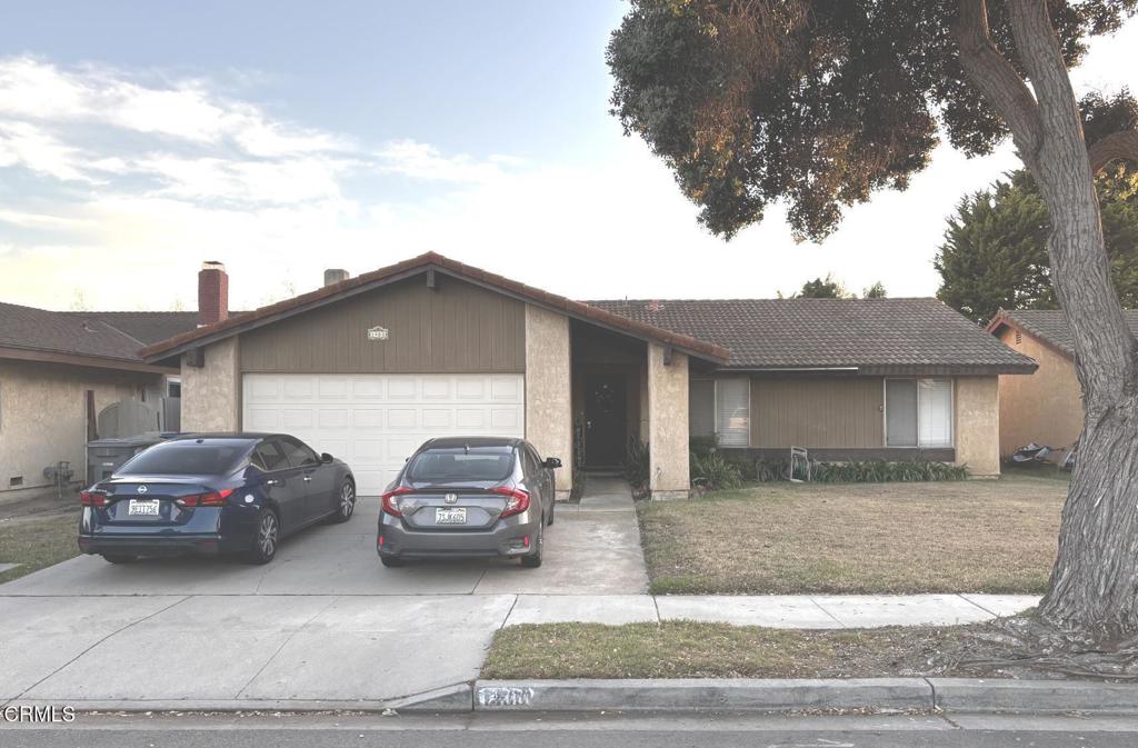 Spacious North Oxnard home in the Edgewood Community featuring 2065 square foot of living area in an open floorplan with formal living room, large kitchen with dining area and then a family room. Spread out in the 4 Bedroom layout with 2 Baths. Larger than average lot with 6534 square foot of room to roam. Back yard includes shed for storage. This home provides a great opportunity for the interior decorator to give their home the Mona Lisa touches at an affordable price. Great location just blocks from parks, the freeway, financial center and a short drive to our many Beaches and our two Marinas.