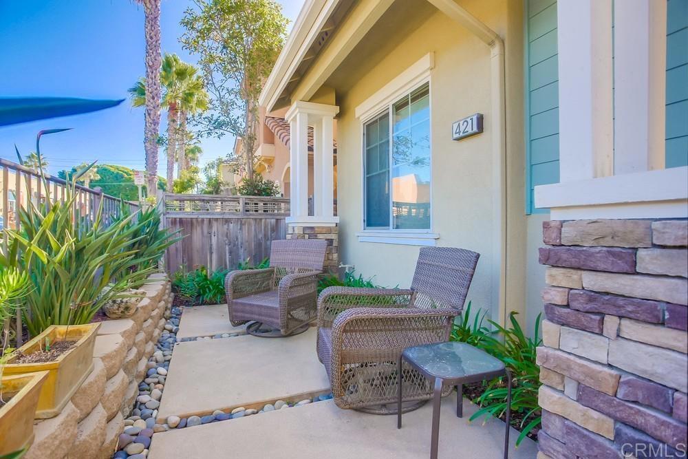 421 N Cedros Ave