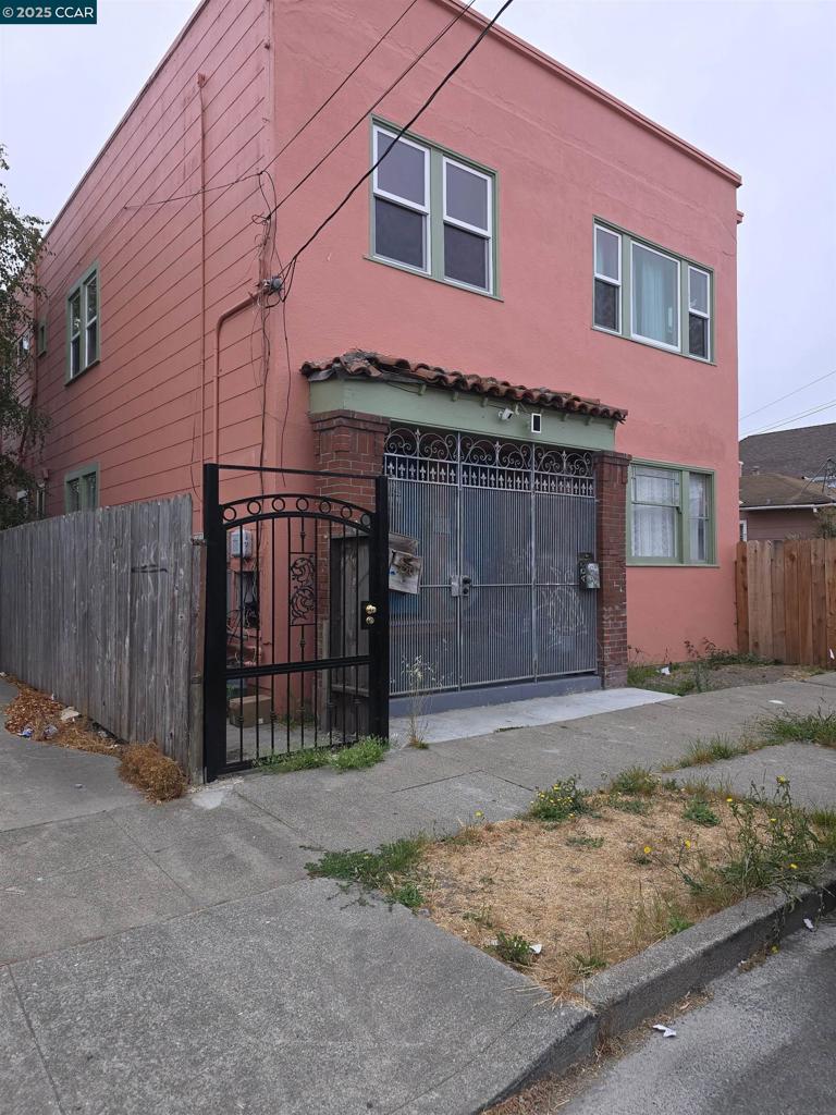 Welcome to the Lower Level 3-bedroom Apartment in Richmond, CA. This apartment has three spacious bedrooms and a full bathroom with laminate flooring throughout. The living room has a decorative fireplace. The kitchen is equipped with a refrigerator and a gas stove, as well as a pantry area to meet all your culinary needs, featuring numerous built-in cabinets throughout. There is a designated washer/dryer area, with machines provided in as-is condition. Parking is available on the street only, and the tenant is responsible for all utilities, except for garbage collection. No Pets. $ 3200 Rent / $ 3200 Deposit / $ 6400 Total Move In Cost
