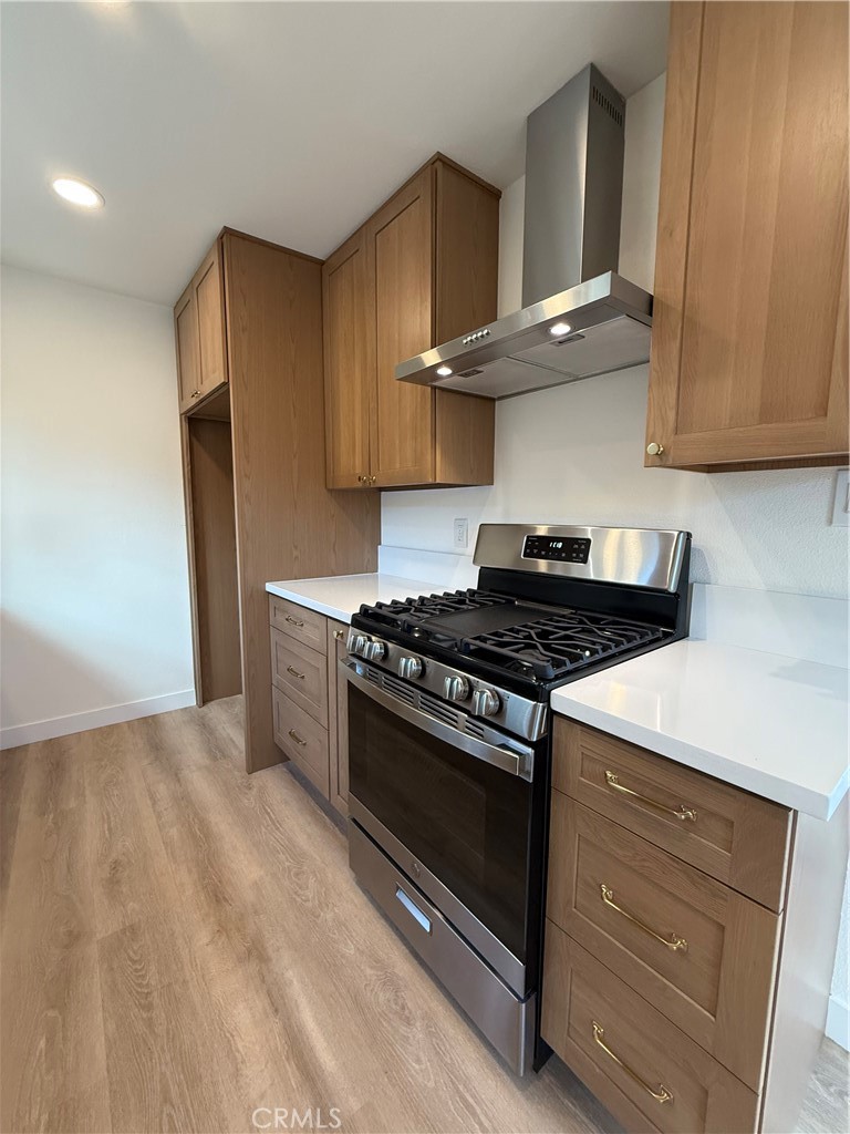 312 W 234th Place