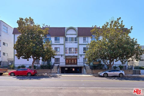 Photo of 431 S Kingsley Drive #205, Los Angeles, CA 90020 (MLS # 26868653)