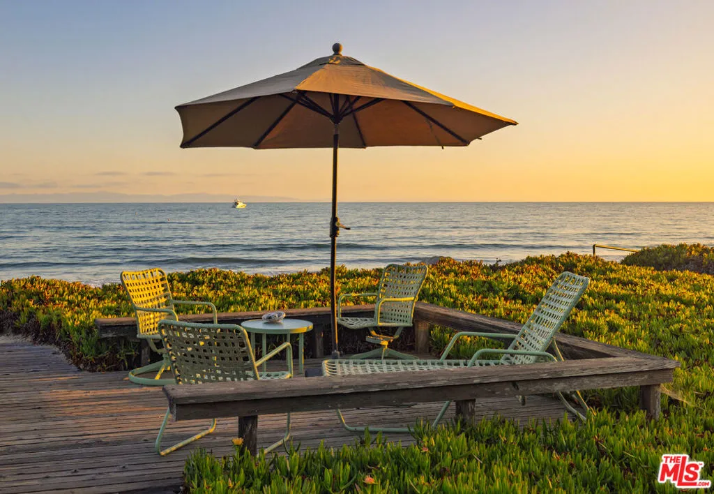 Santa Barbara, California 93108, United States, 3 Bedrooms Bedrooms, ,3 BathroomsBathrooms,Residential,Active,197227