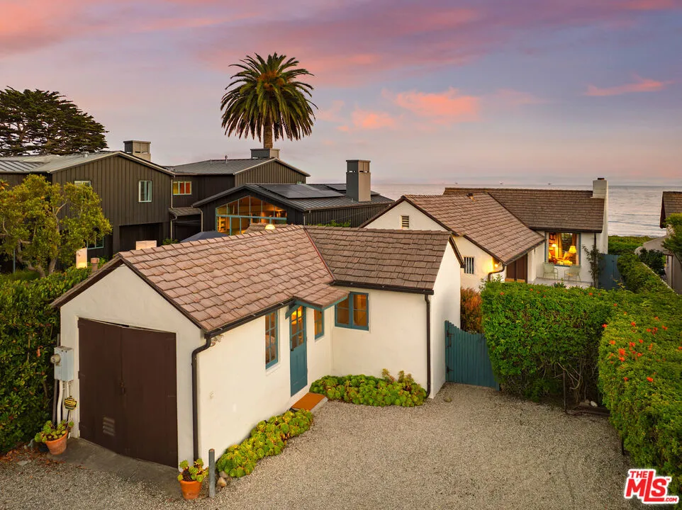 Santa Barbara, California 93108, United States, 3 Bedrooms Bedrooms, ,3 BathroomsBathrooms,Residential,Active,197227