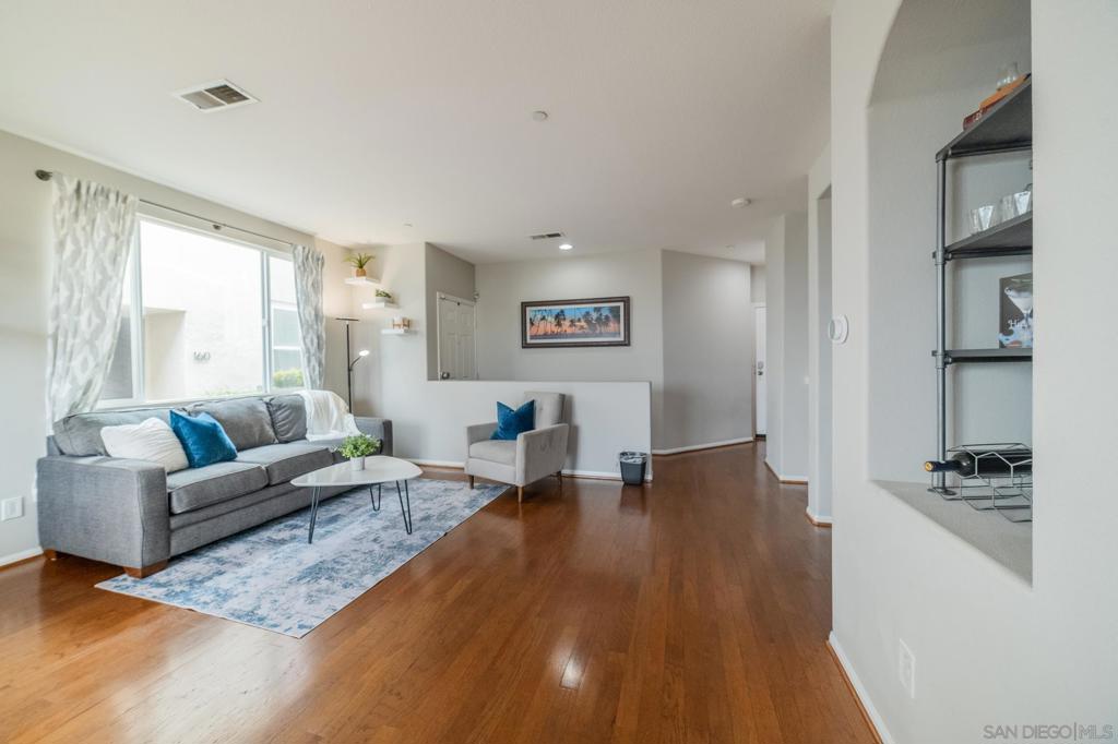 158 Elora Ln
