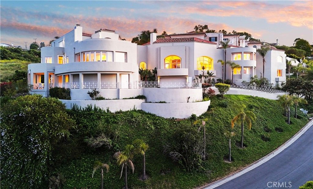 Photo of 702 via La Cuesta, Palos Verdes Estates, CA 90274 (MLS # PV26095826)