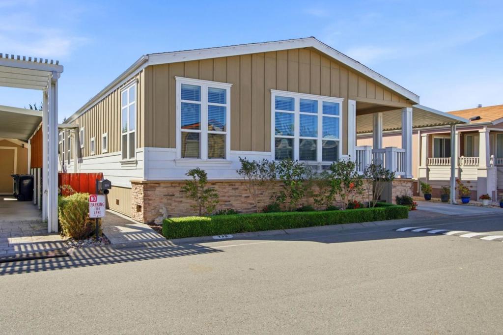1225 Vienna Drive 239