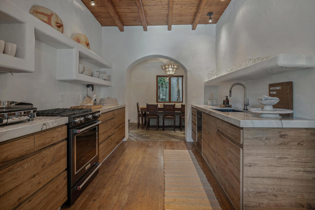 Magnesia Falls Cove - Residential Lease