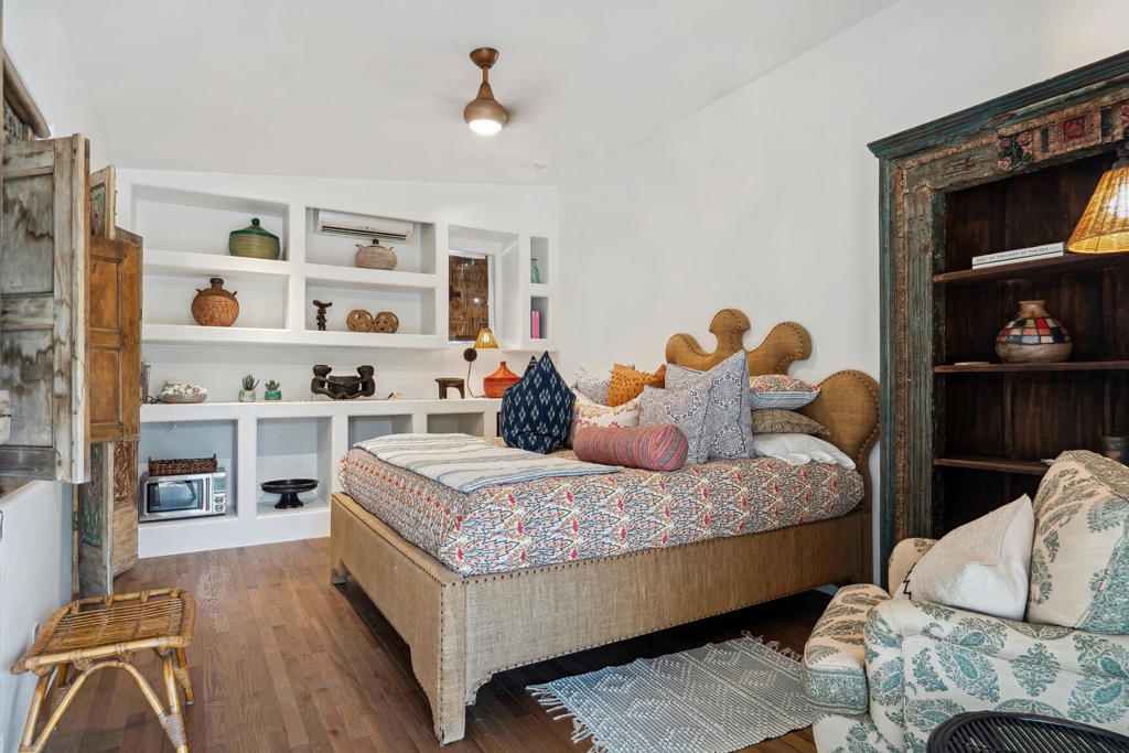 Magnesia Falls Cove - Residential Lease