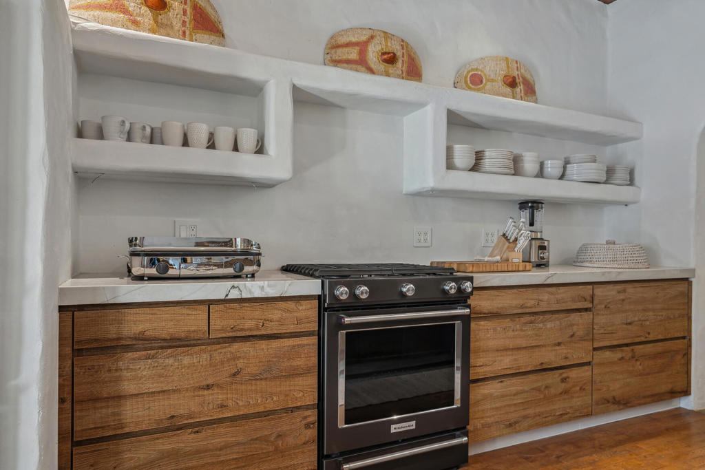 Magnesia Falls Cove - Residential Lease