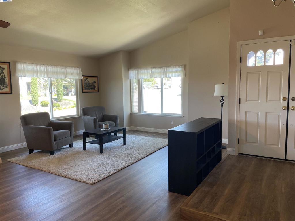2929 Bluebonnet Ct