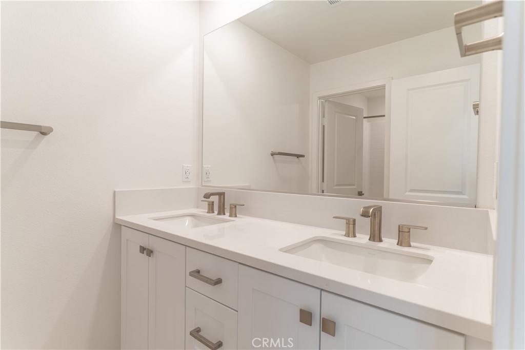 301 Baluster, Irvine CA 92618 - Photo 15