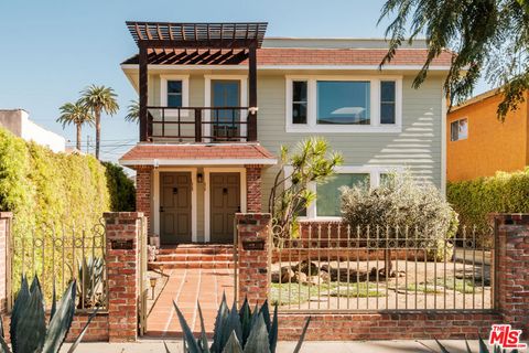 Photo of 2708 S Orange Drive, Los Angeles, CA 90016 (MLS # 26652353)